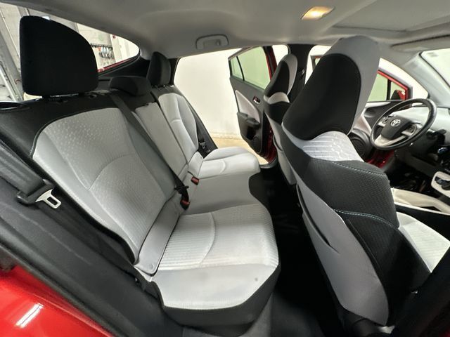 Thumbnail: 2018 Toyota Prius - 25
