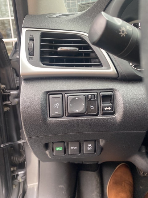 Thumbnail: 2018 Nissan Sentra - 16