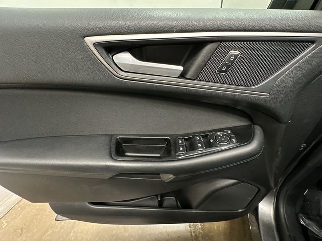 2017 Ford Edge SEL 16