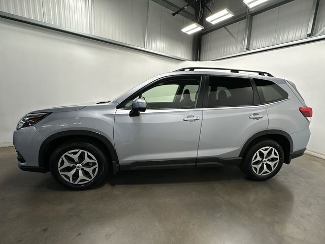 2024 Subaru Forester Premium photo 2