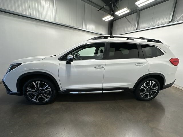 2023 Subaru Ascent Touring photo 2