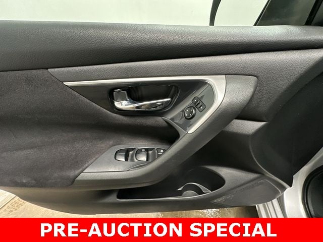 Thumbnail: 2013 Nissan Altima - 16