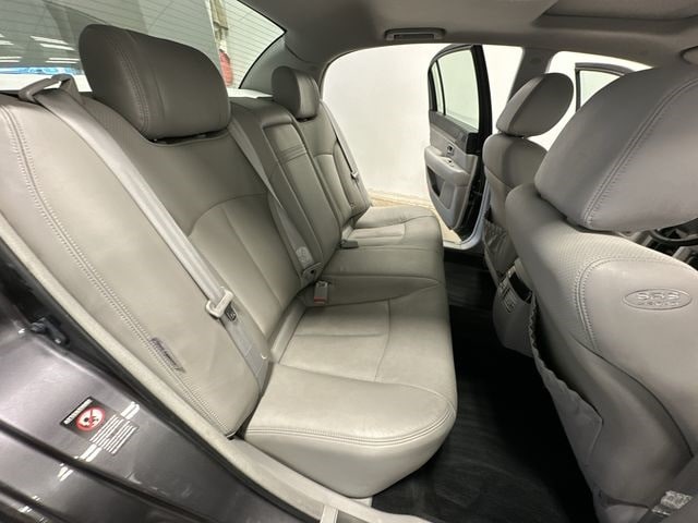 Thumbnail: 2009 Kia Amanti - 21