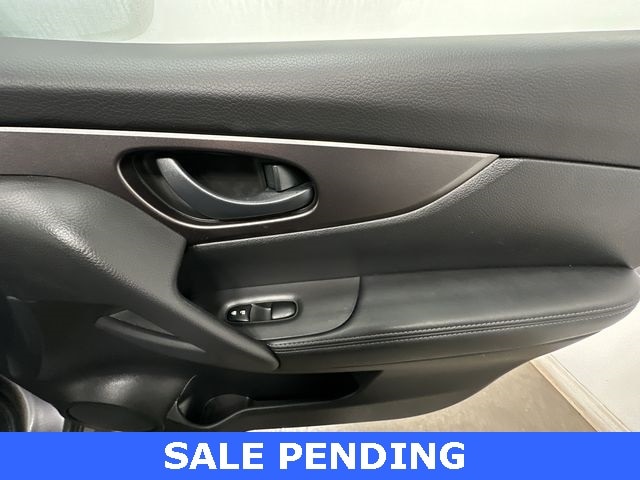 Thumbnail: 2020 Nissan Rogue Sport - 21