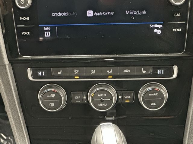 Thumbnail: 2018 Volkswagen e-Golf - 17