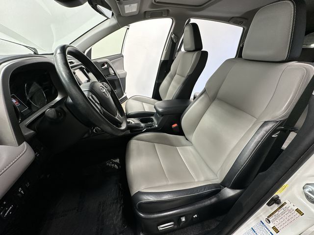 Thumbnail: 2017 Toyota RAV4 - 18