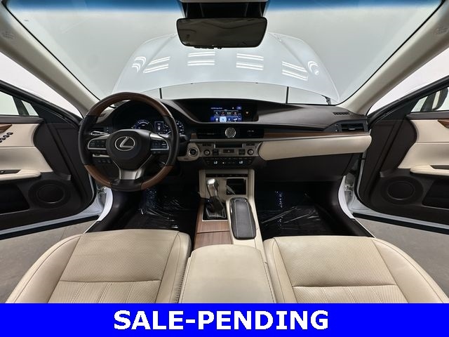Thumbnail: 2016 Lexus ES - 22