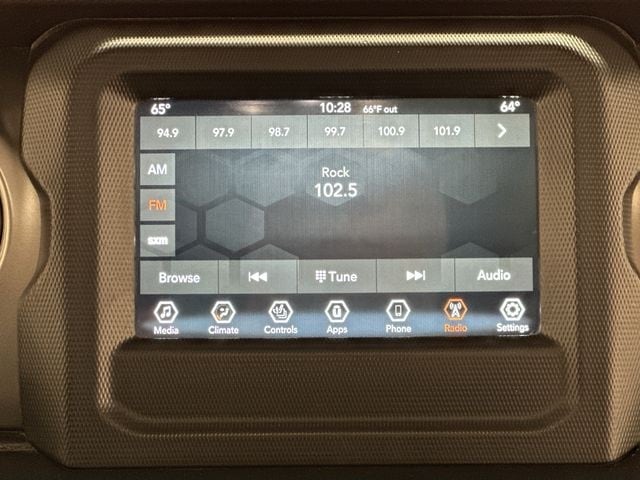 Thumbnail: 2021 Jeep Gladiator - 11