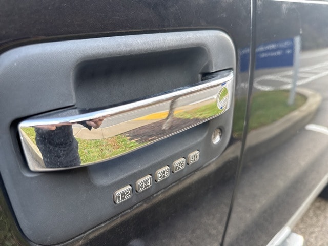 Thumbnail: 2012 Ford F-150 - 17