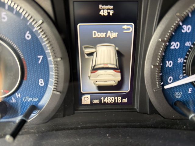 Thumbnail: 2017 Toyota Sienna - 27