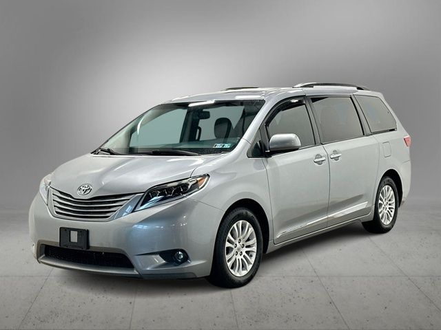 2017 Toyota Sienna XLE Premium -
                  Moon Township, PA