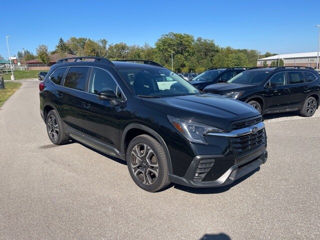2023 Subaru Ascent Limited photo 2