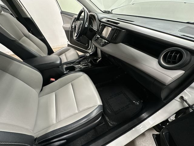 Thumbnail: 2017 Toyota RAV4 - 22