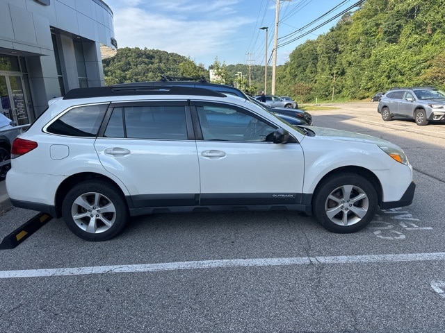 Used 2014 Subaru Outback Base with VIN 4S4BRBAC5E3310147 for sale in Carnot-Moon, PA