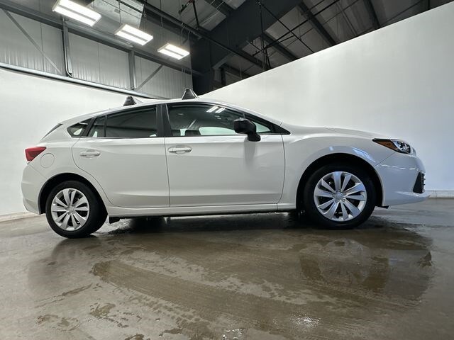 2023 Subaru Impreza Base photo 3