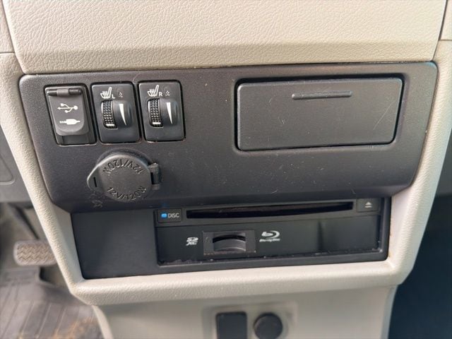 Thumbnail: 2017 Toyota Sienna - 24