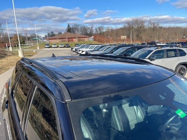 Thumbnail: 2021 Ford Explorer - 9