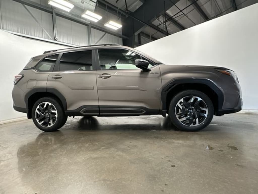New 2025 Subaru Forester Hybrid Limited SUV