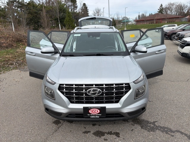 Thumbnail: 2022 Hyundai Venue - 25