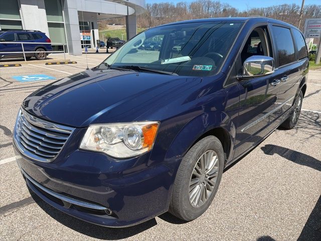 2014 Chrysler Town & Country Touring -
                  Moon Township, PA