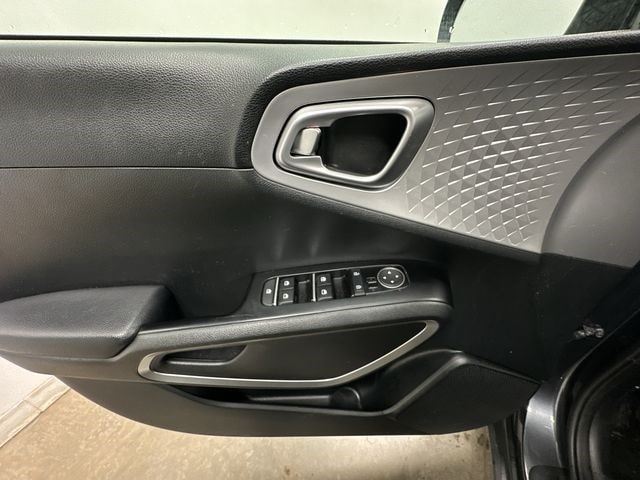 Thumbnail: 2023 Kia Soul - 15