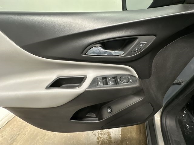 Thumbnail: 2018 Chevrolet Equinox - 17