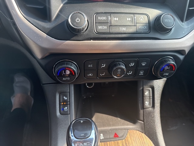 2019 GMC Acadia Denali 10