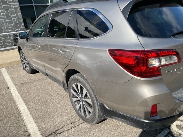 Thumbnail: 2015 Subaru Outback - 9