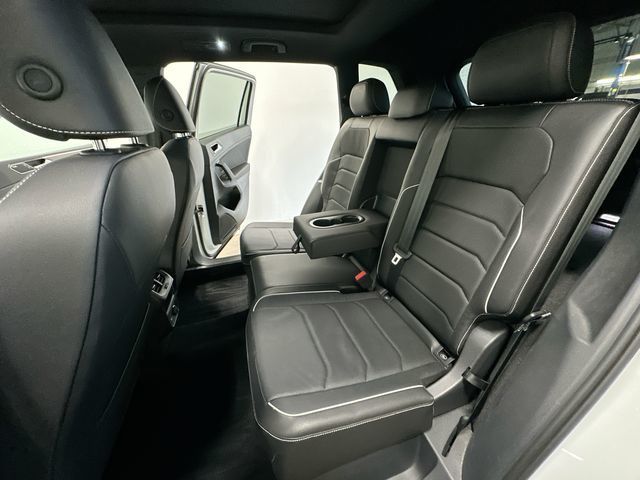 Thumbnail: 2022 Volkswagen Tiguan - 21