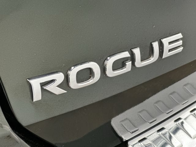 2018 Nissan Rogue SV 27