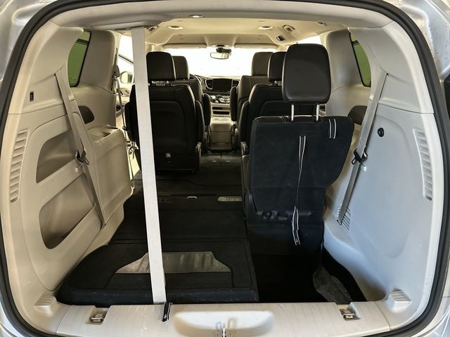 Thumbnail: 2023 Chrysler Pacifica - 27