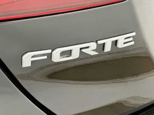 Thumbnail: 2022 Kia Forte - 26