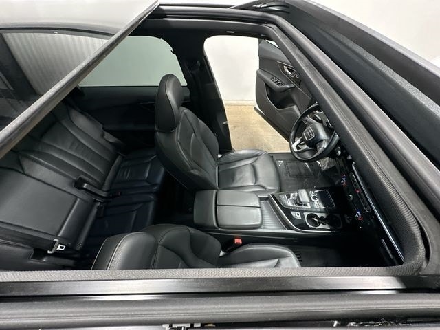 Thumbnail: 2017 Audi Q7 - 6