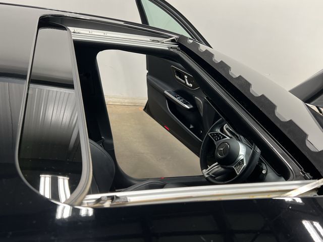 Thumbnail: 2022 Mercedes-Benz C-Class - 6