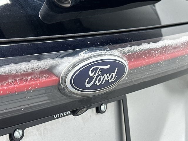 Thumbnail: 2016 Ford Edge - 25