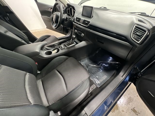 Thumbnail: 2016 Mazda Mazda3 - 21