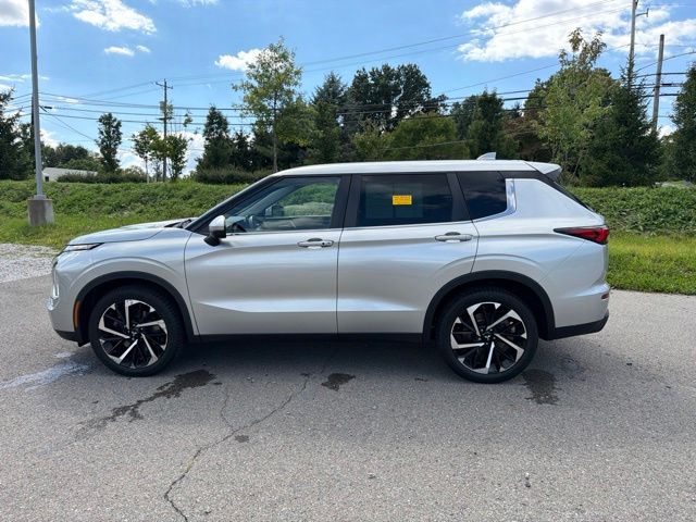 2022 Mitsubishi Outlander SE - Photo 15