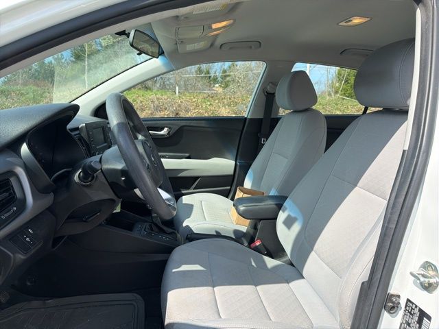 Thumbnail: 2018 Kia Rio - 18