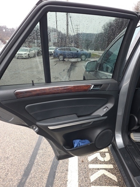 Thumbnail: 2010 Mercedes-Benz M-Class - 25