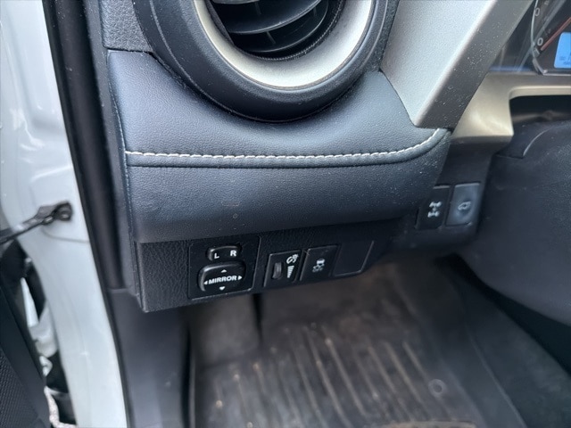 Thumbnail: 2013 Toyota RAV4 - 12