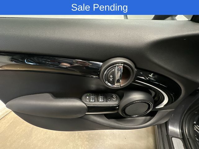 Thumbnail: 2019 MINI Cooper Hardtop - 17
