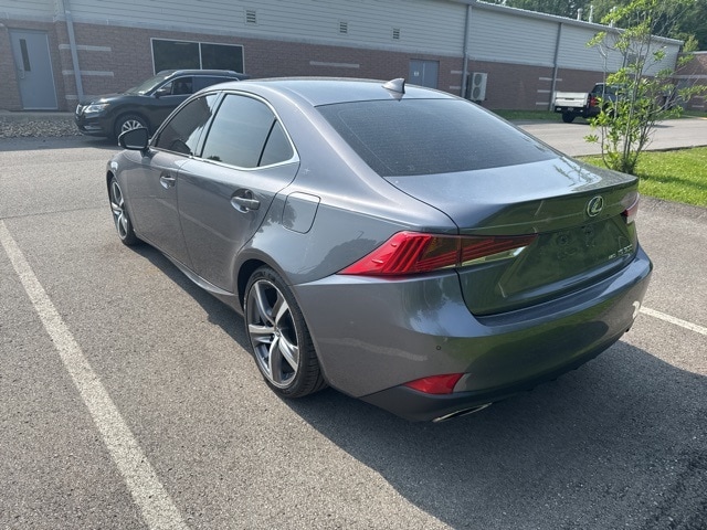2017 Lexus IS  5