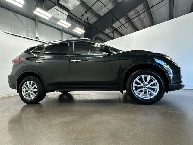 2018 Nissan Rogue SV 3