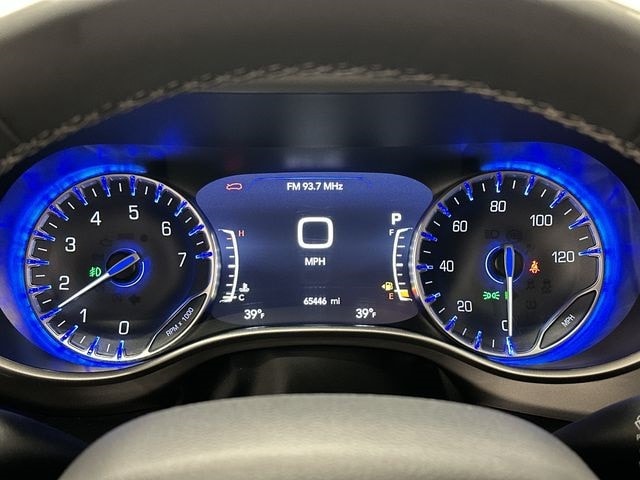 Thumbnail: 2023 Chrysler Pacifica - 6