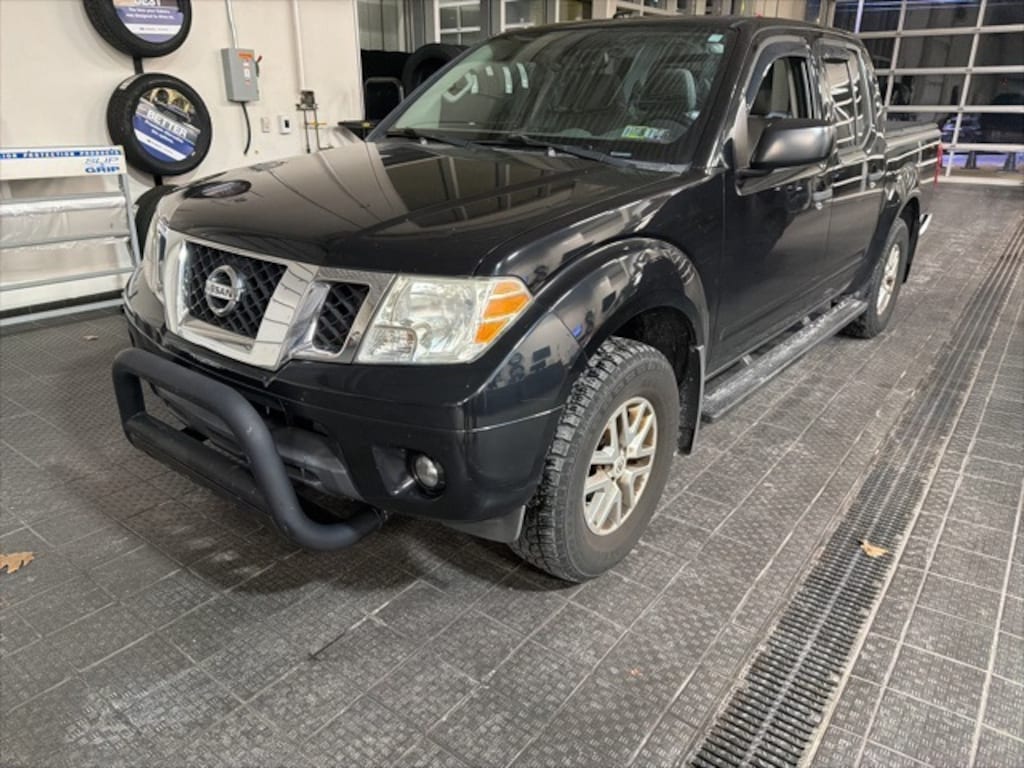 Used 2015 Nissan Frontier SV Truck Crew Cab