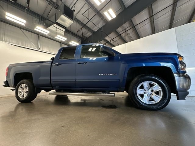 Thumbnail: 2017 Chevrolet Silverado 1500 - 3