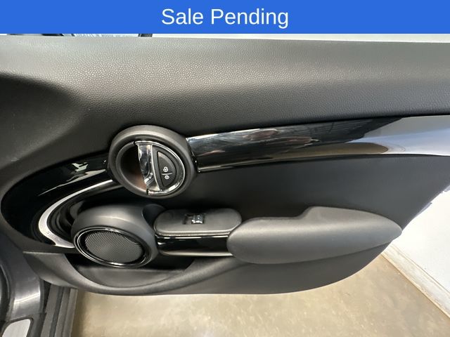 Thumbnail: 2019 MINI Cooper Hardtop - 22