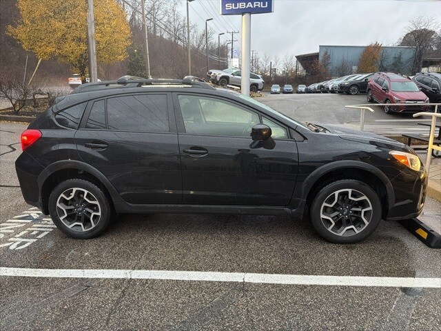 2017 Subaru Crosstrek Premium photo 2
