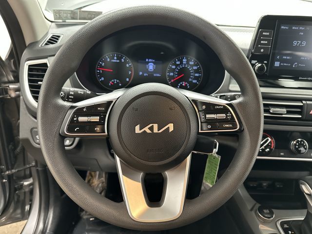 Thumbnail: 2023 Kia Seltos - 7
