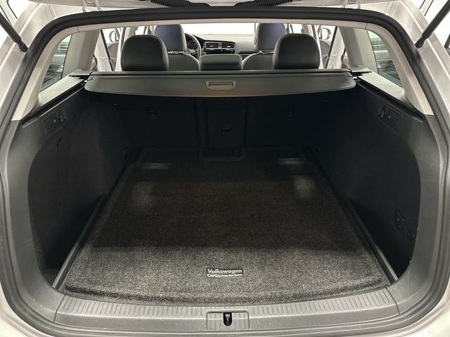 Thumbnail: 2018 Volkswagen e-Golf - 27